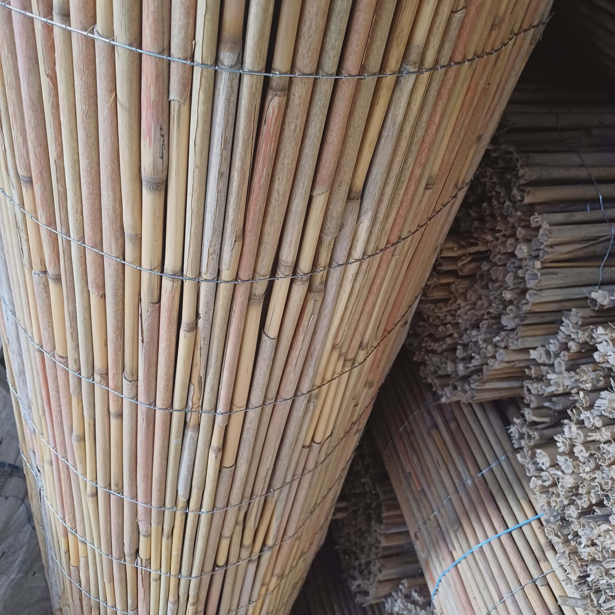 Rogojină din stuf cusută cu sârmă zincată - imagine 10